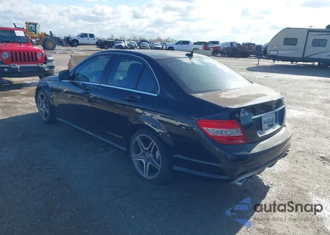 2009 Mercedes-Benz C 63 Amg из США, поврежденный, VIN WDDGF77X29F297748